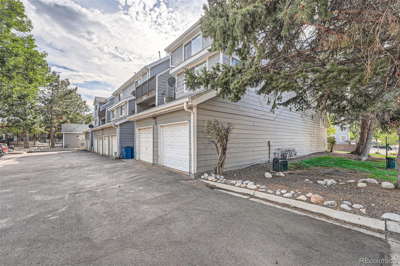 MLS Image #10 for 12403 e tennessee circle a,aurora, Colorado