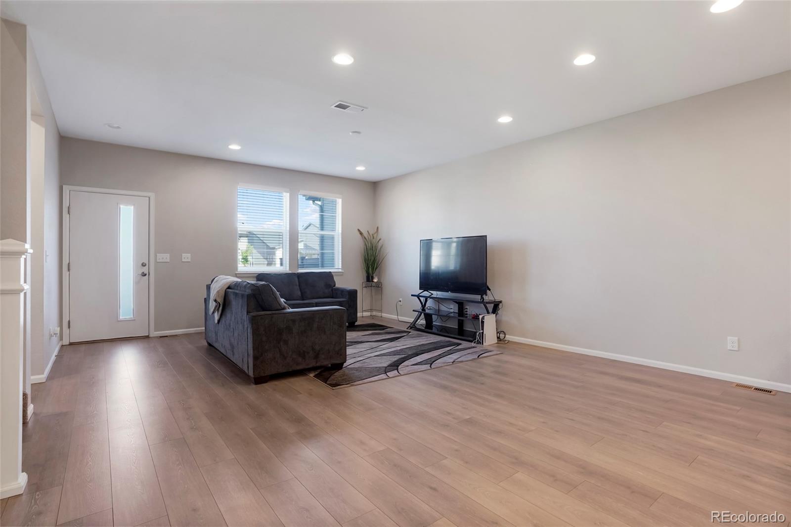 MLS Image #10 for 19029 e 64th place,denver, Colorado