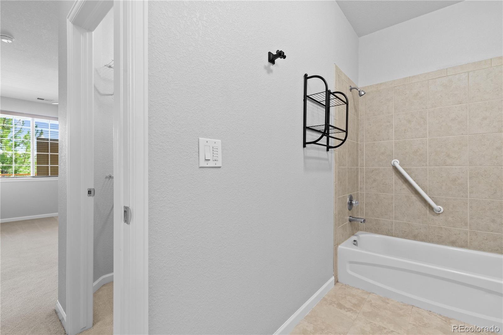 MLS Image #13 for 22580 e ontario drive,aurora, Colorado