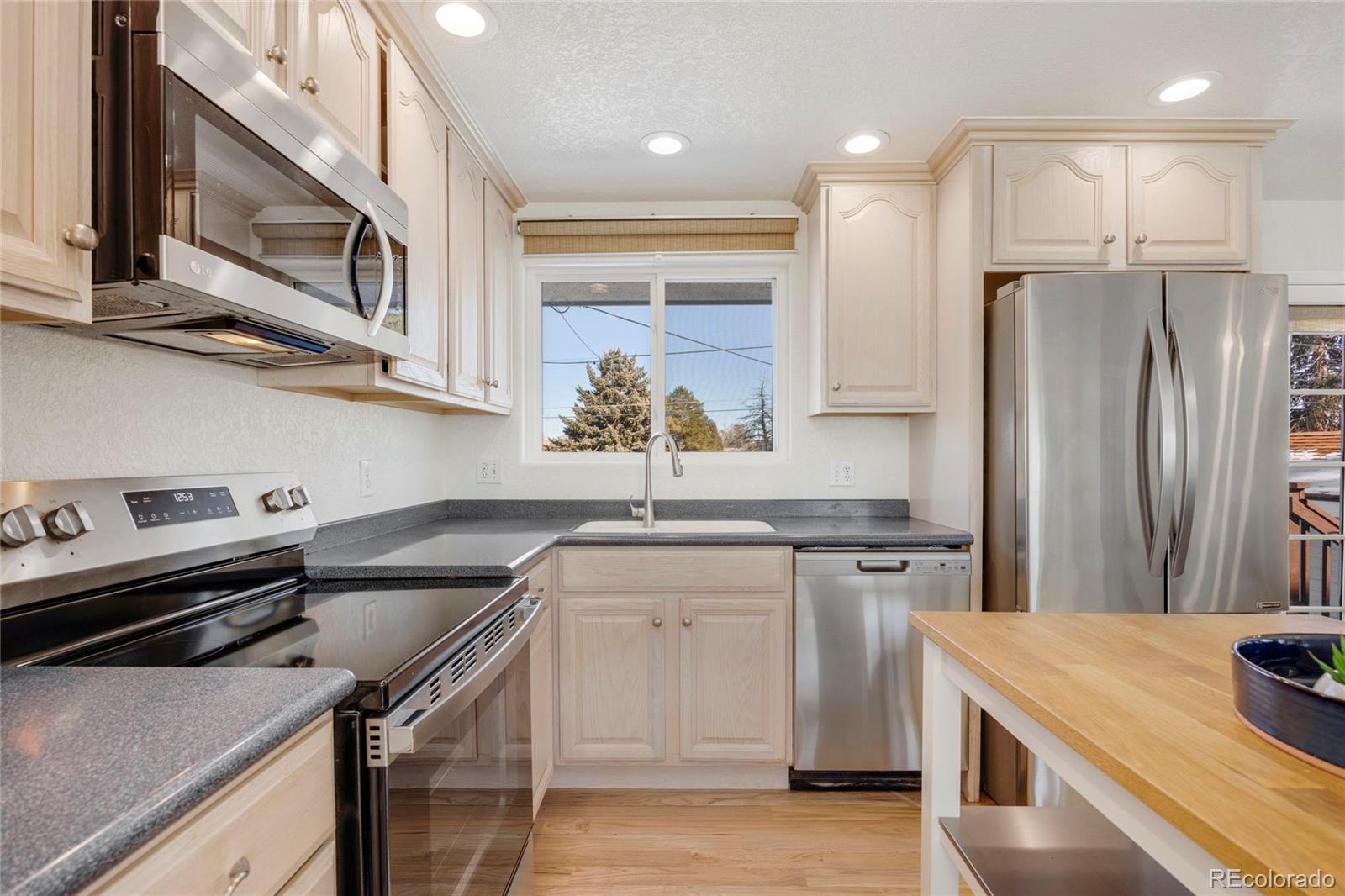 MLS Image #14 for 12579 e alaska place,aurora, Colorado