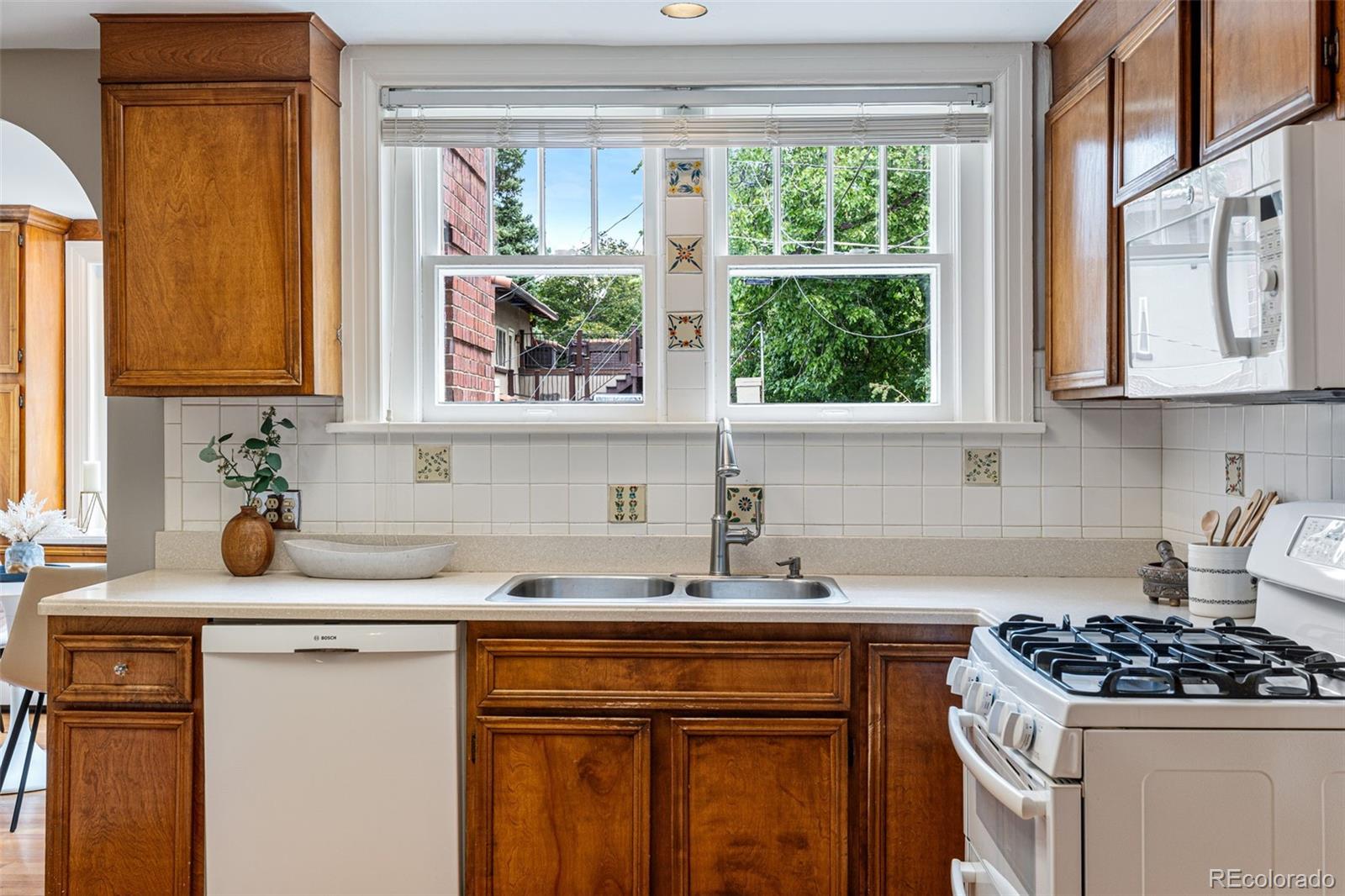 MLS Image #17 for 660  clayton street,denver, Colorado