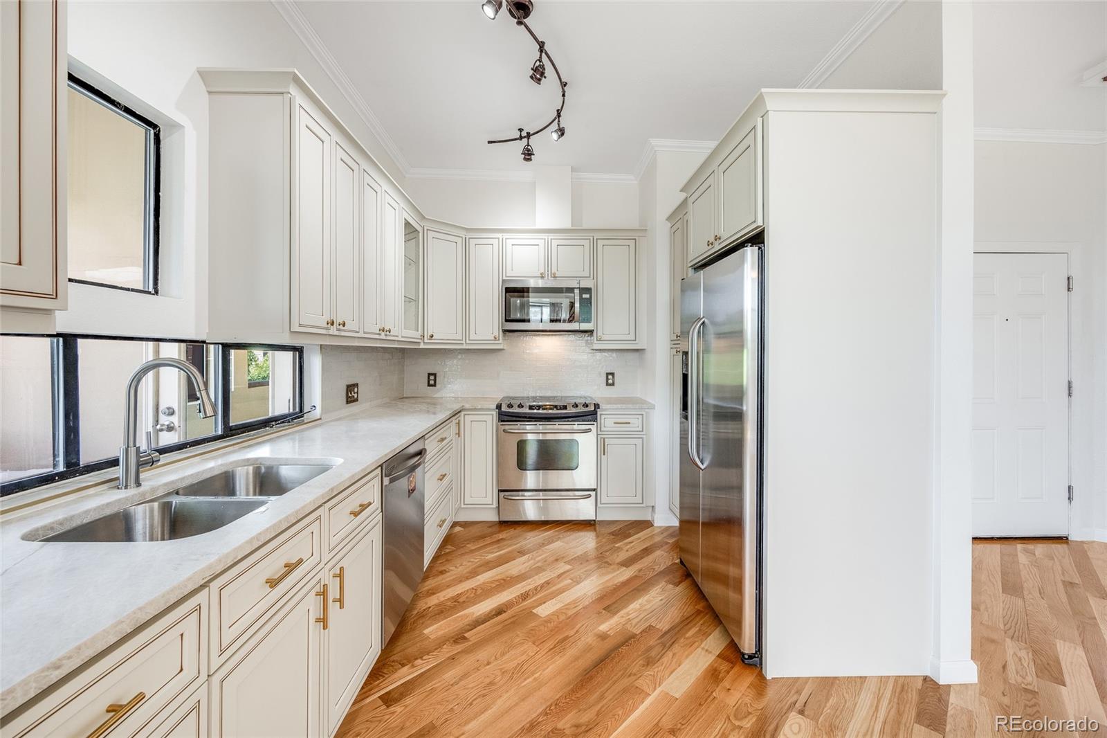 MLS Image #7 for 2401  glenarm place 303,denver, Colorado