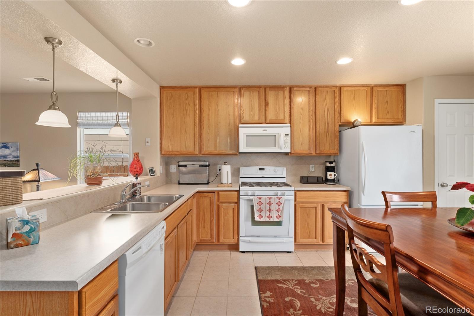 MLS Image #10 for 5526  lewiston street,denver, Colorado