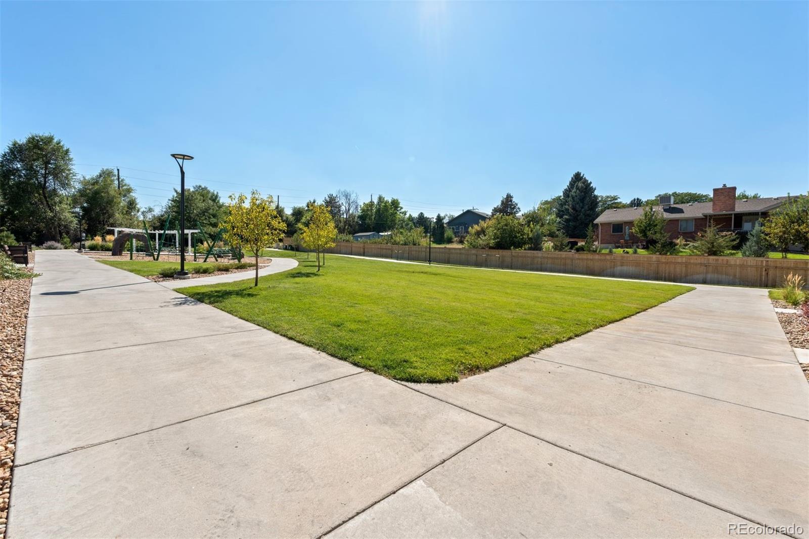 MLS Image #30 for 1998 s poplar court,denver, Colorado