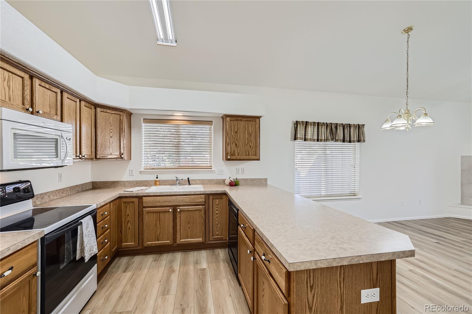 MLS Image #11 for 922  walnutcrest drive,pueblo, Colorado