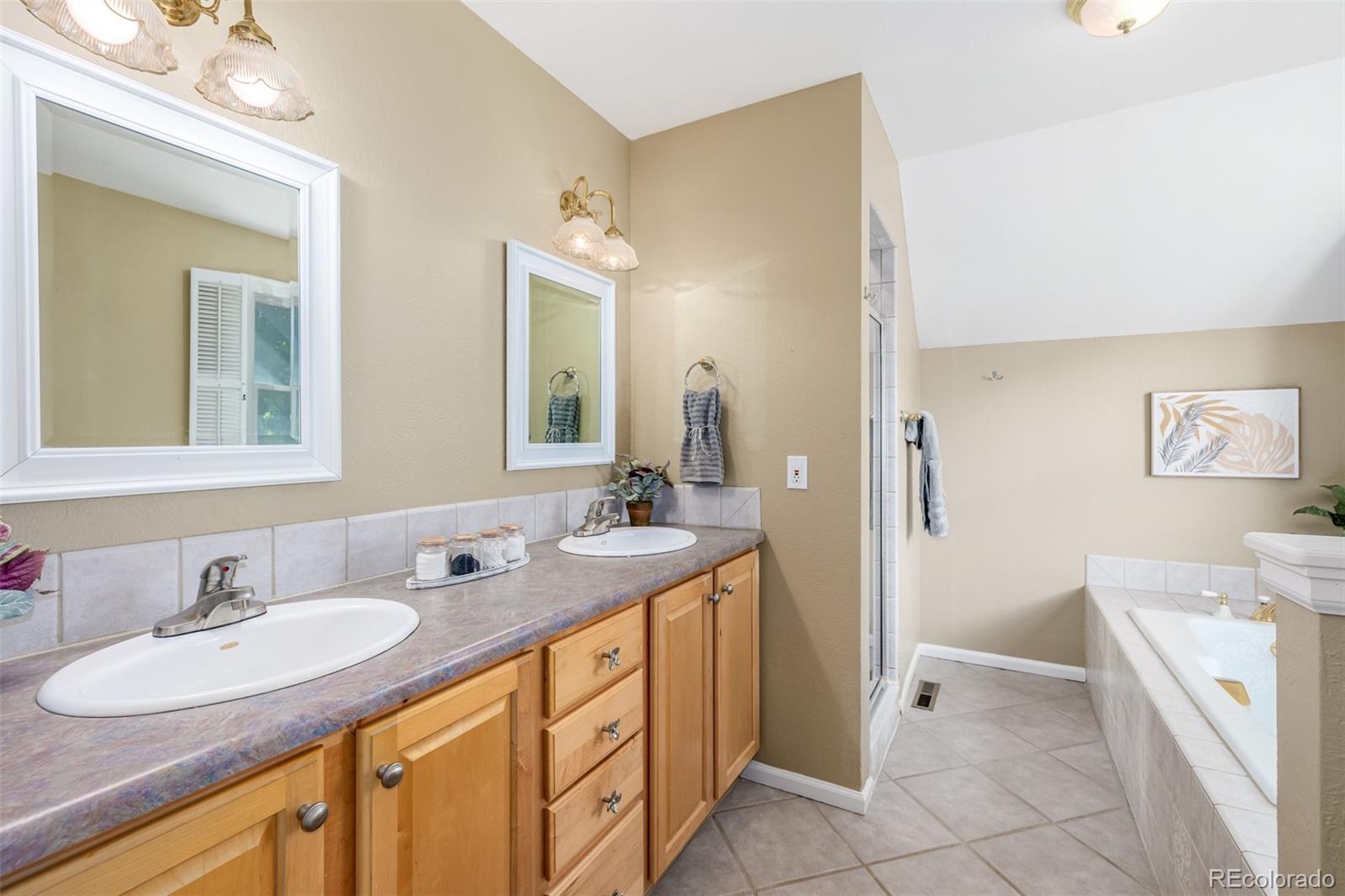 MLS Image #22 for 12460 e harvard drive,aurora, Colorado