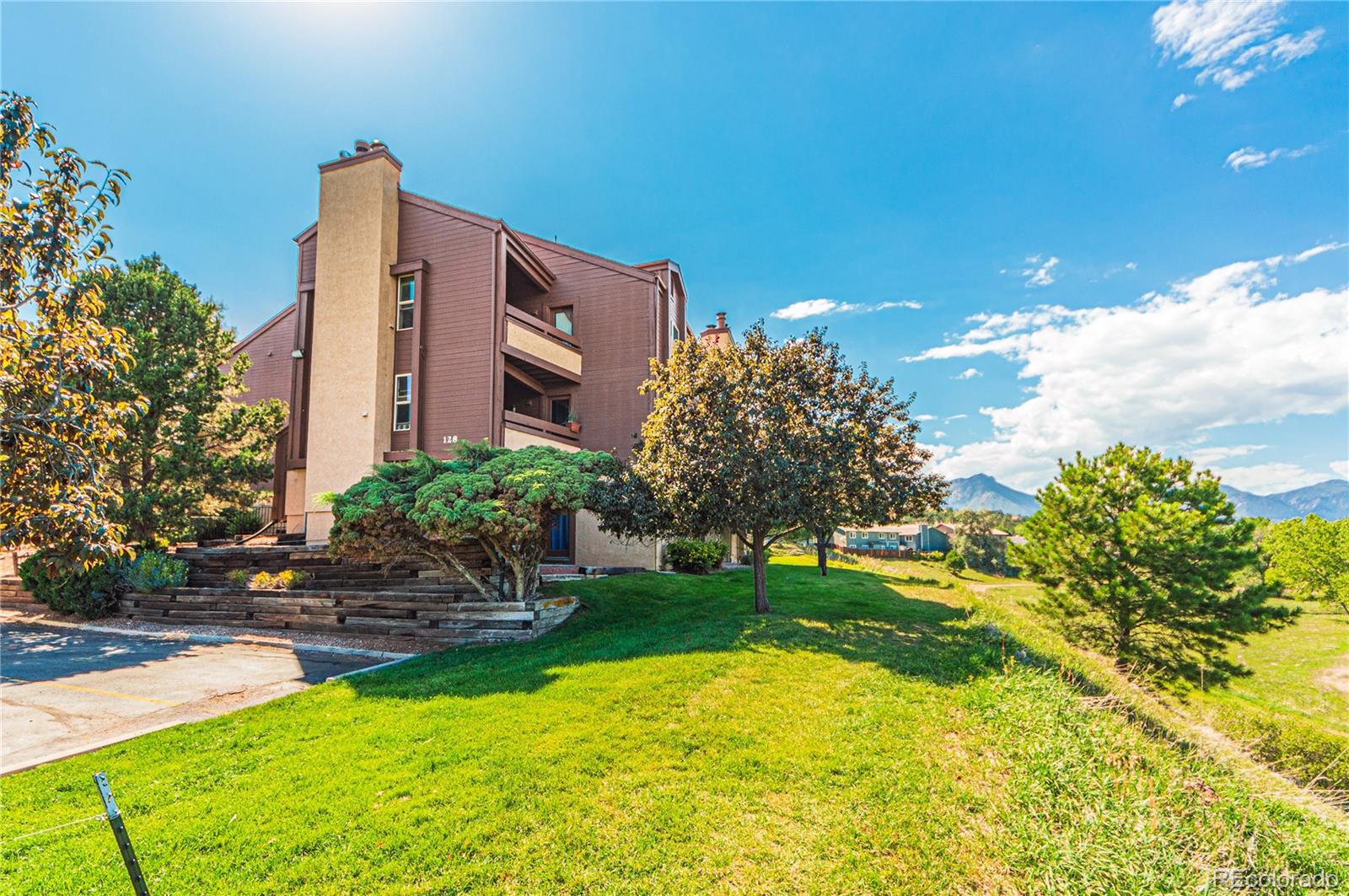 MLS Image #22 for 128 w rockrimmon boulevard,colorado springs, Colorado