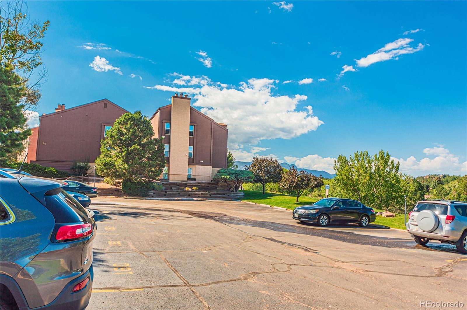 MLS Image #38 for 128 w rockrimmon boulevard,colorado springs, Colorado