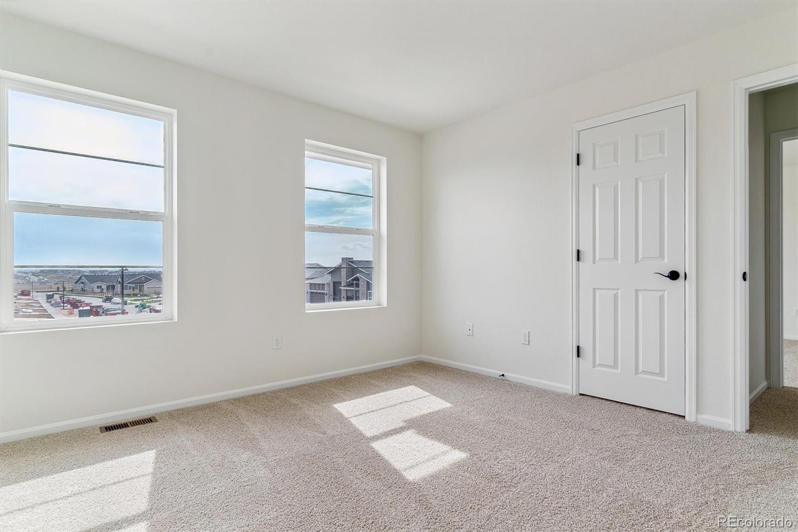 MLS Image #4 for 25045 e 41st avenue,aurora, Colorado