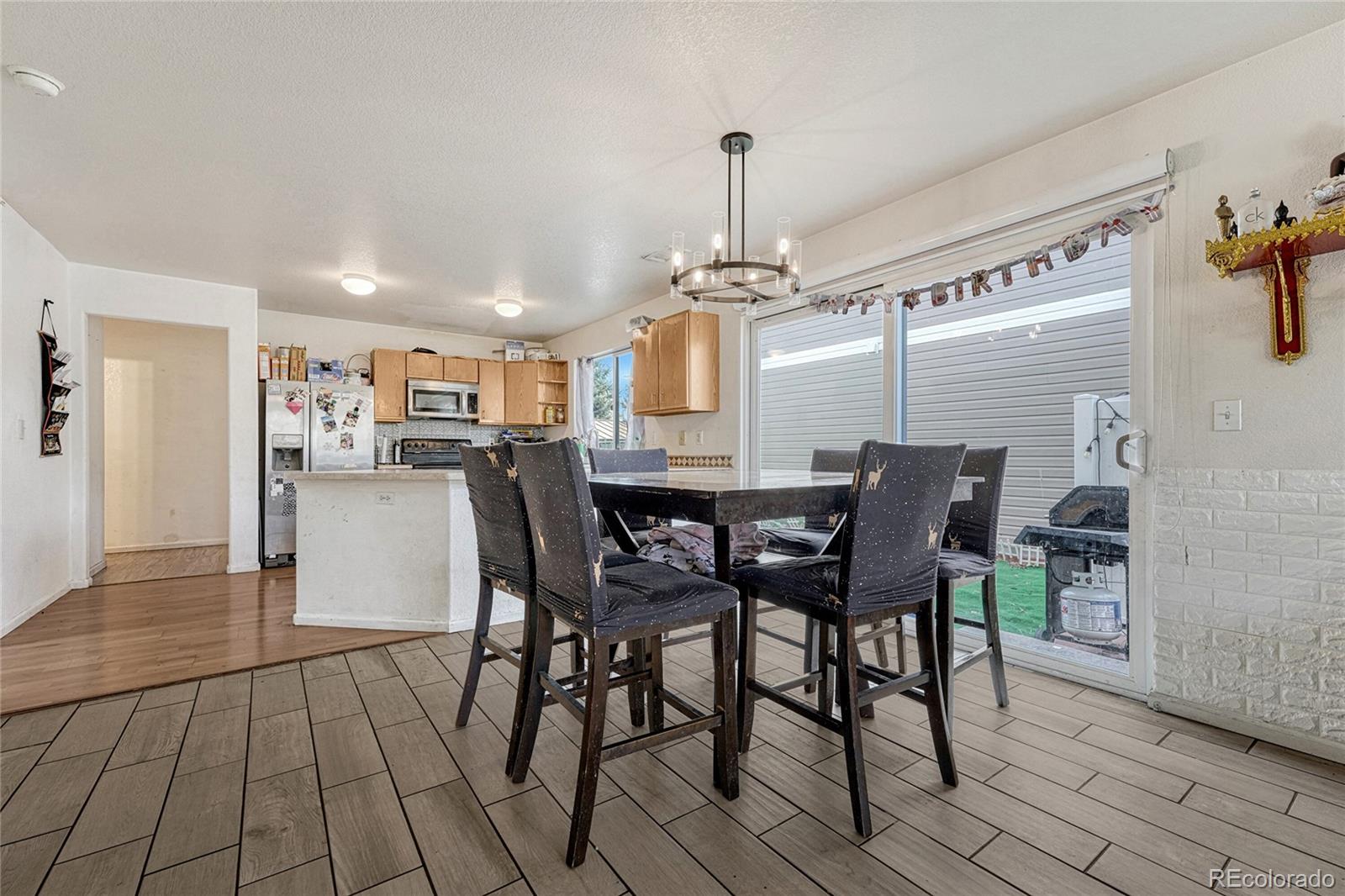 MLS Image #7 for 20516  robins drive,denver, Colorado