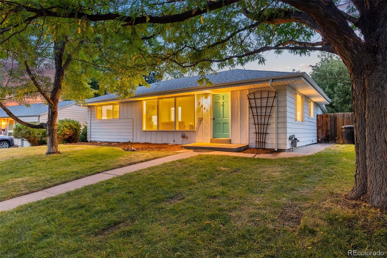 MLS Image #16 for 2541 s clermont street,denver, Colorado