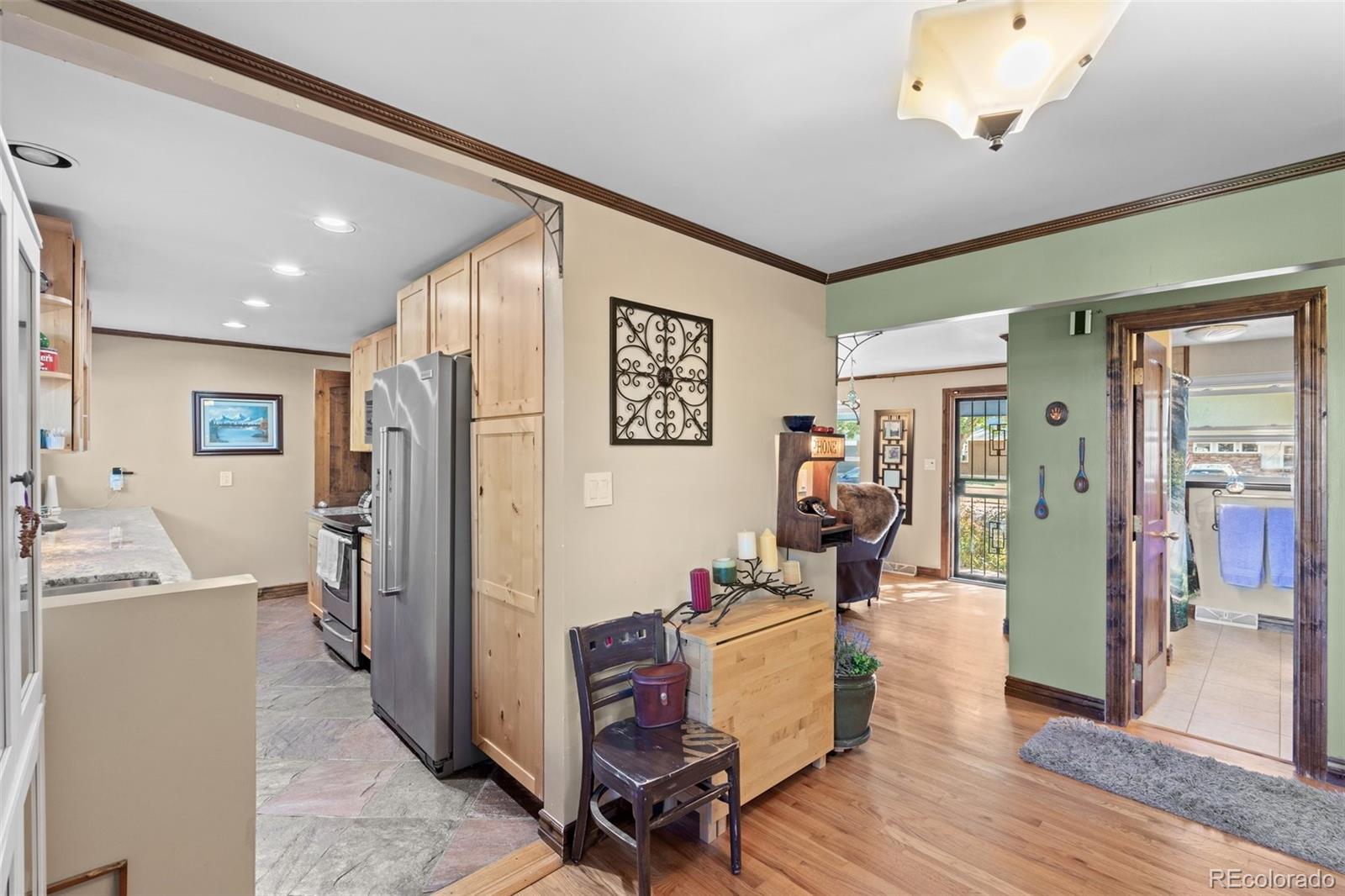 MLS Image #10 for 1363 s niagara street,denver, Colorado