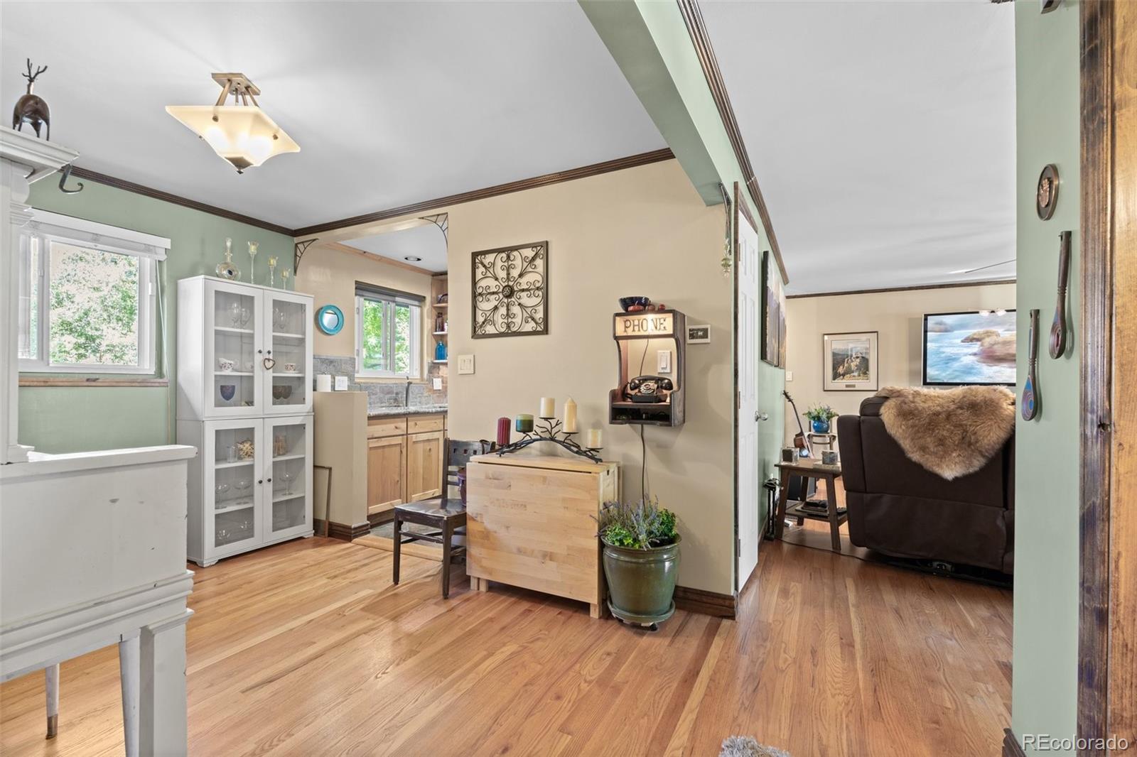 MLS Image #13 for 1363 s niagara street,denver, Colorado