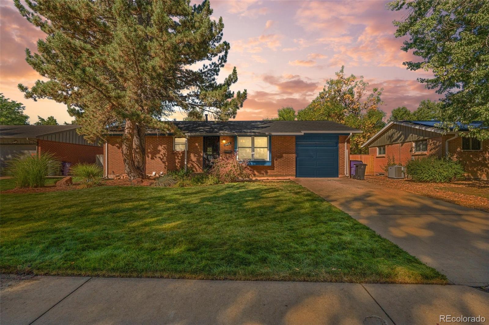 MLS Image #39 for 1363 s niagara street,denver, Colorado