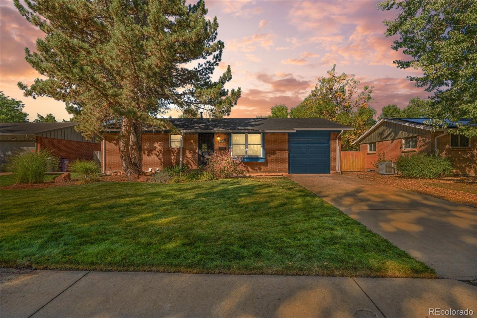 MLS Image #6 for 1363 s niagara street,denver, Colorado