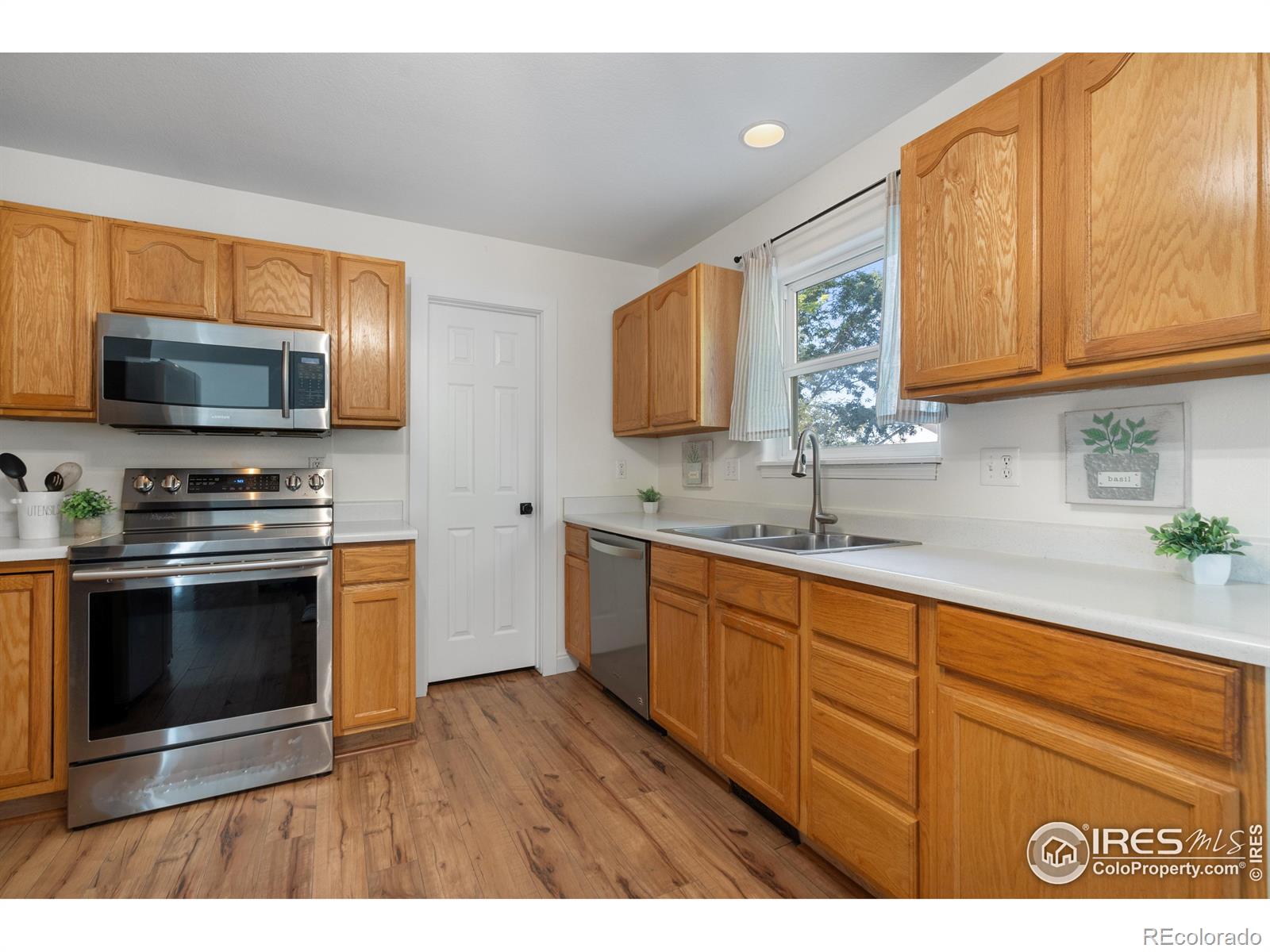 MLS Image #19 for 2052  parkwood drive,johnstown, Colorado