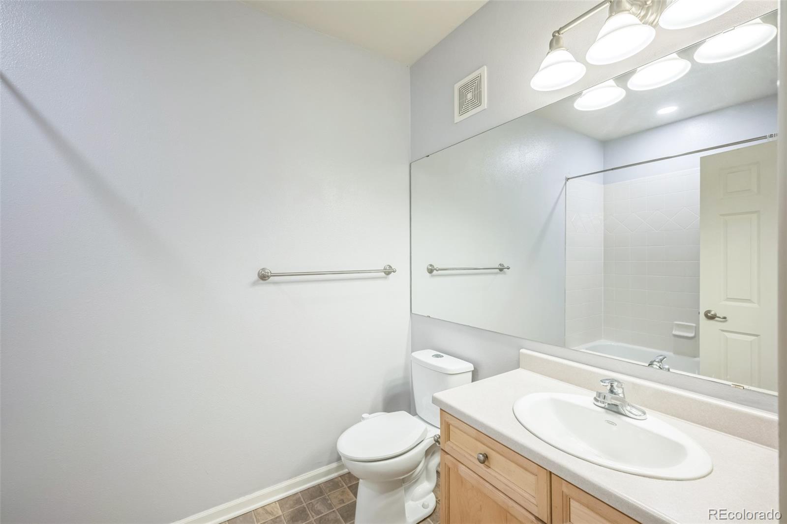 MLS Image #11 for 2808  syracuse street,denver, Colorado