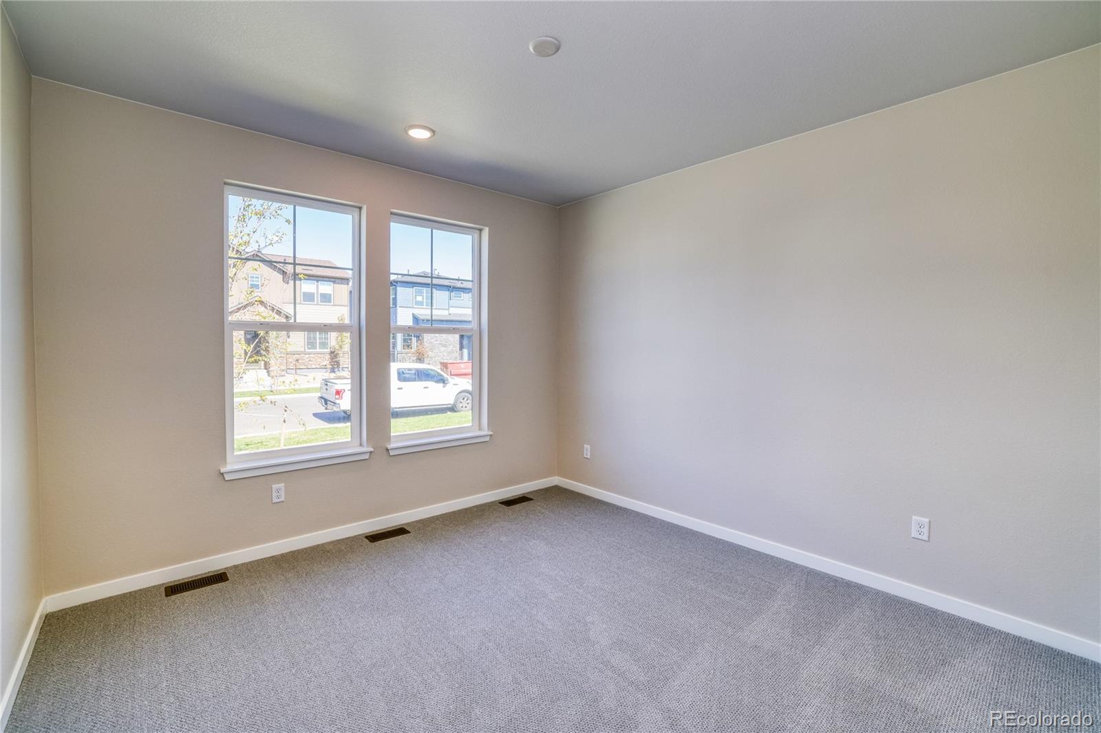 MLS Image #18 for 23902 e 40th avenue,aurora, Colorado