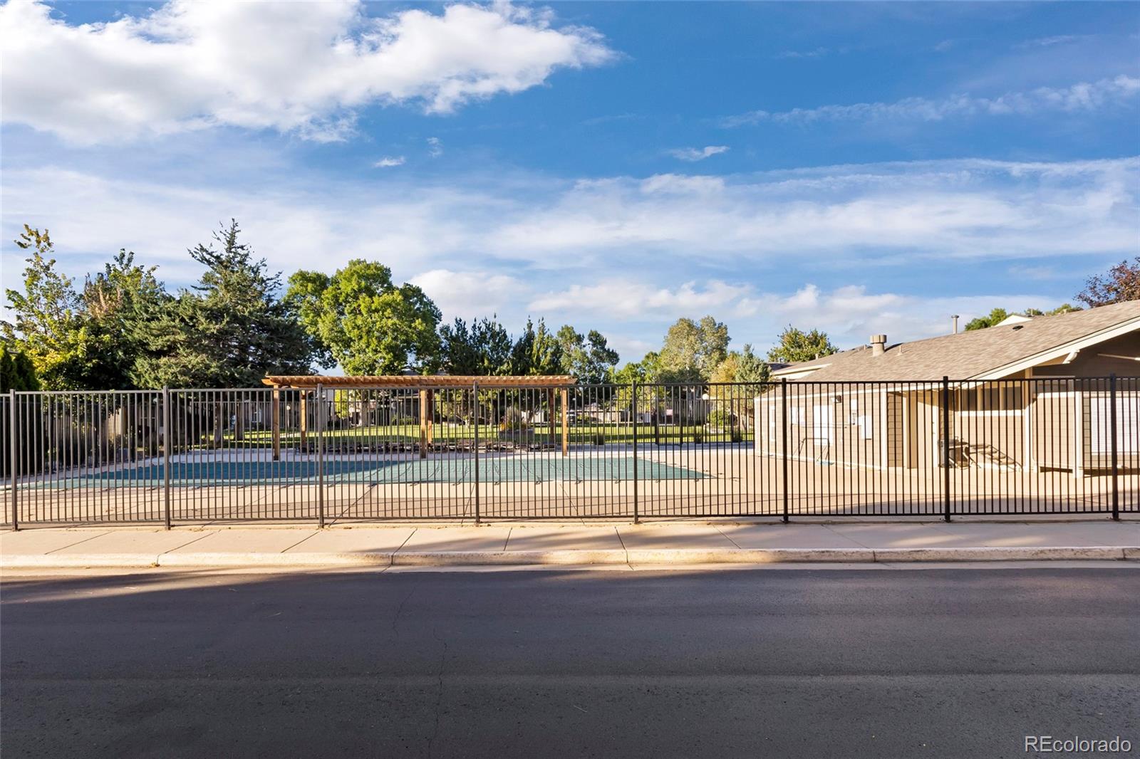 MLS Image #26 for 1250 s monaco parkway,denver, Colorado