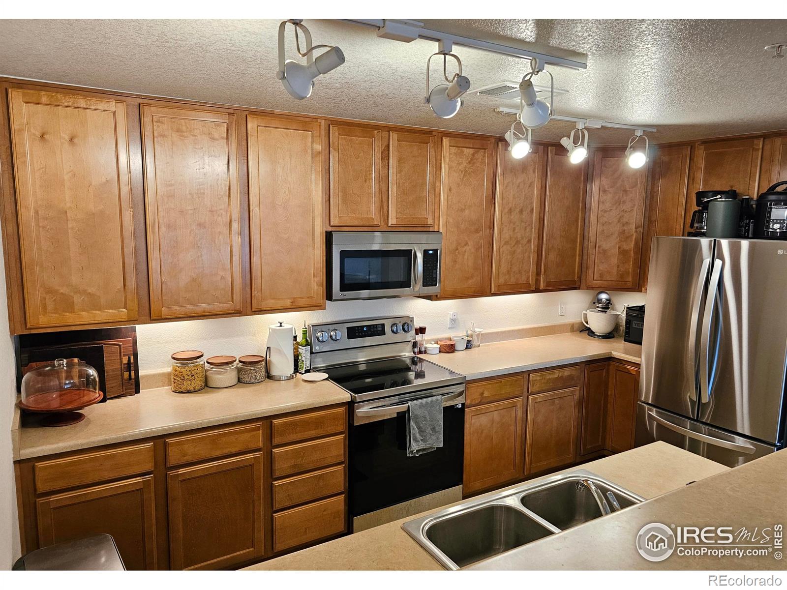 MLS Image #10 for 14167  sun blaze loop,broomfield, Colorado