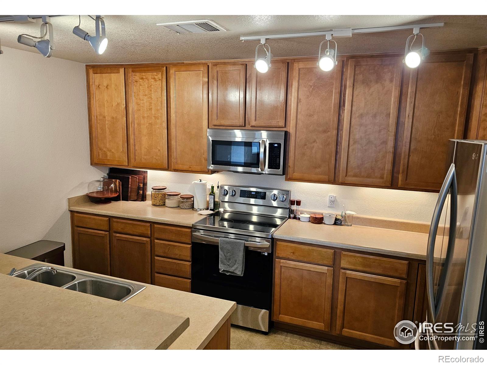 MLS Image #8 for 14167  sun blaze loop,broomfield, Colorado