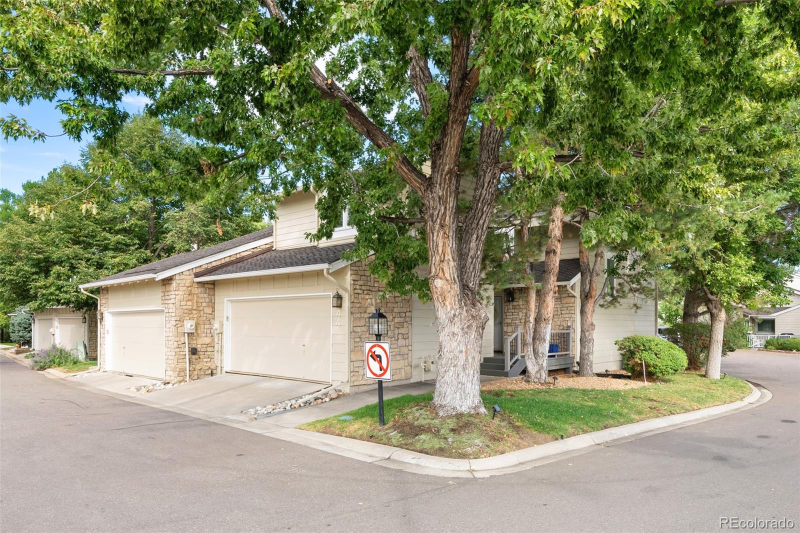 MLS Image #2 for 4605 s yosemite street,denver, Colorado