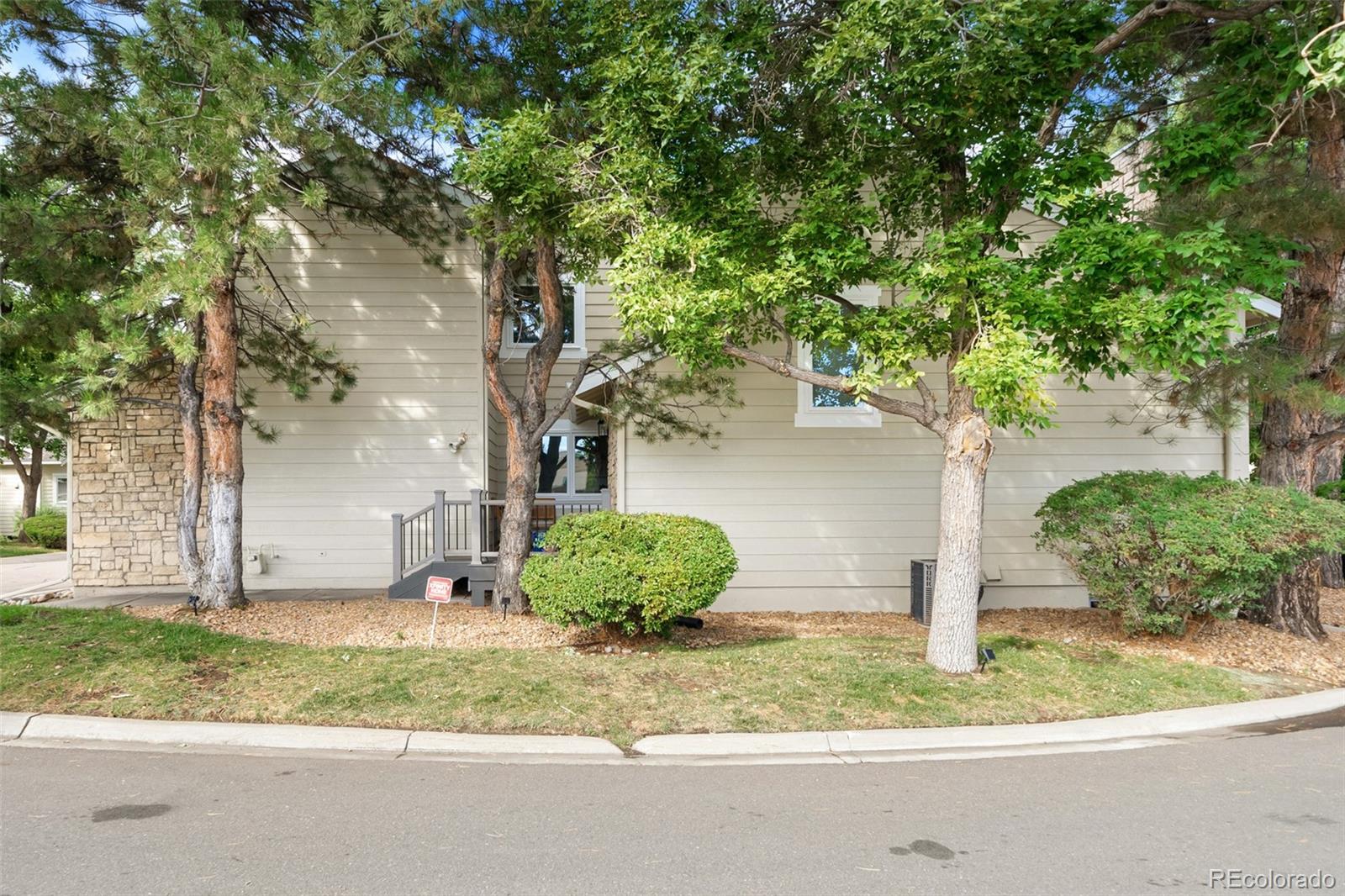 MLS Image #3 for 4605 s yosemite street,denver, Colorado