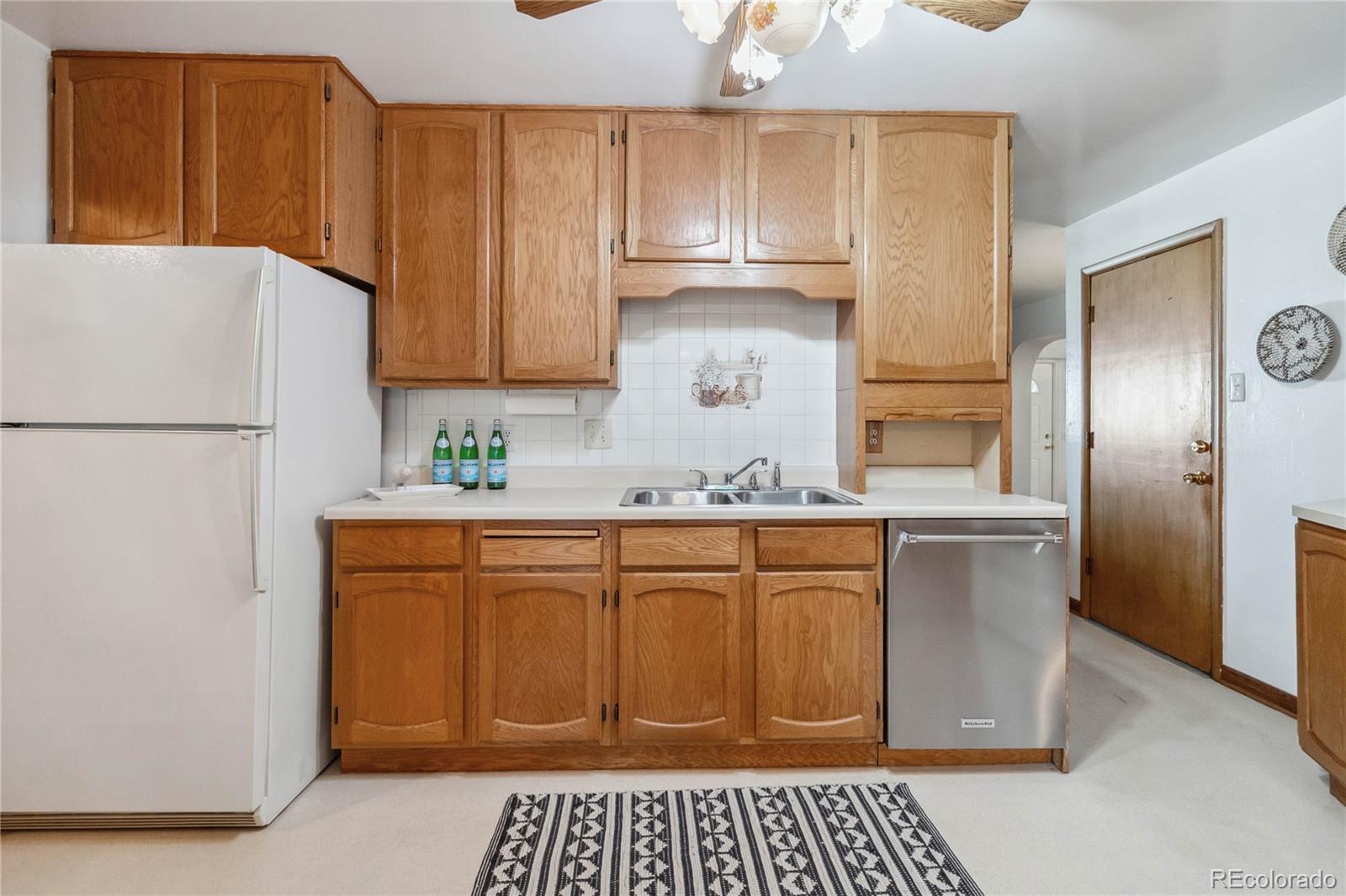 MLS Image #7 for 390 s poplar way,denver, Colorado