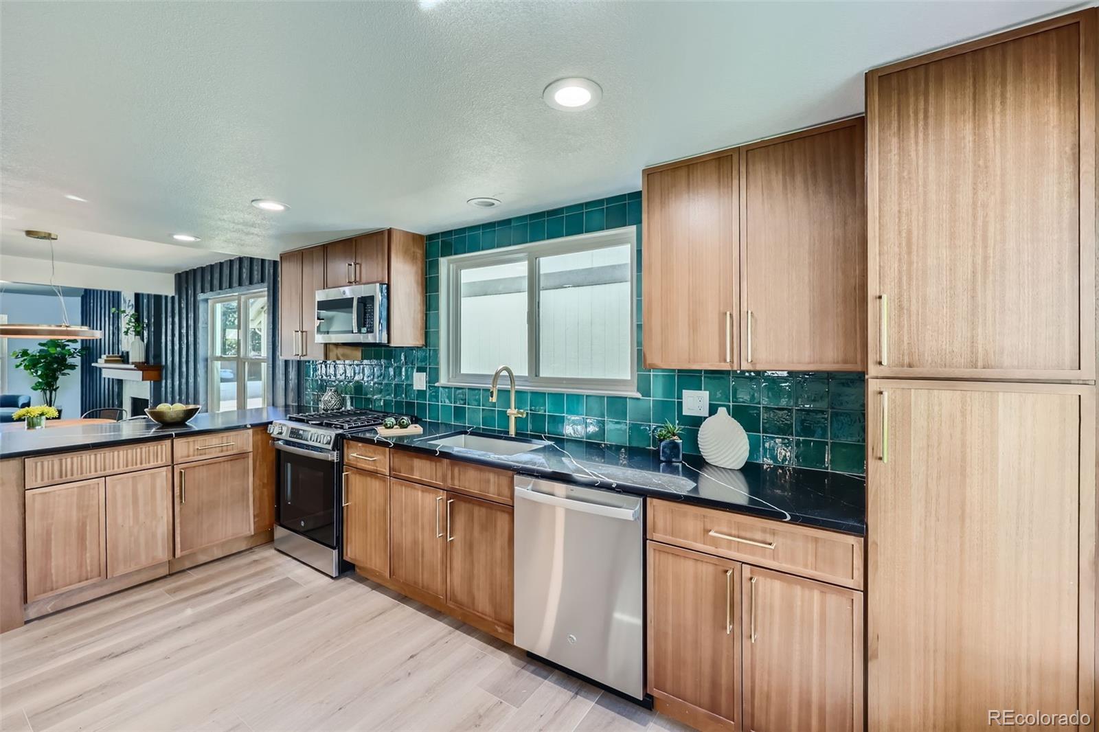 MLS Image #9 for 6308 s emporia circle,englewood, Colorado