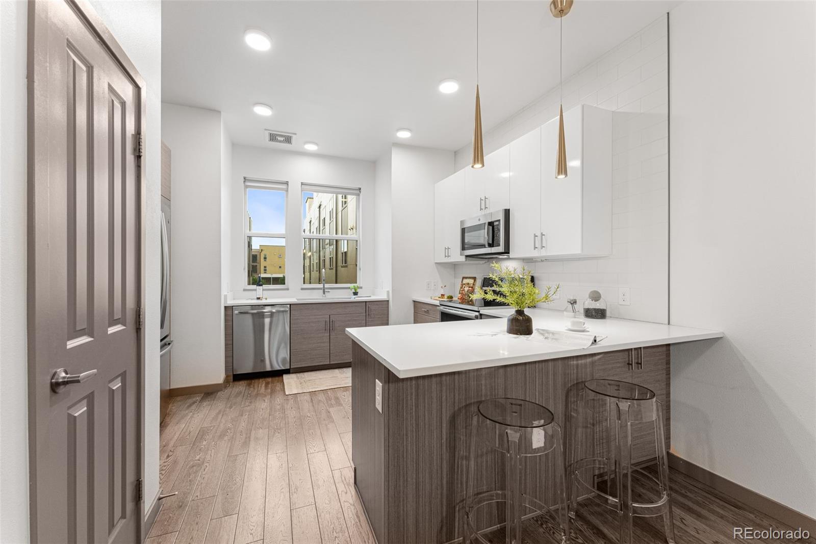 MLS Image #12 for 385  22nd street,denver, Colorado