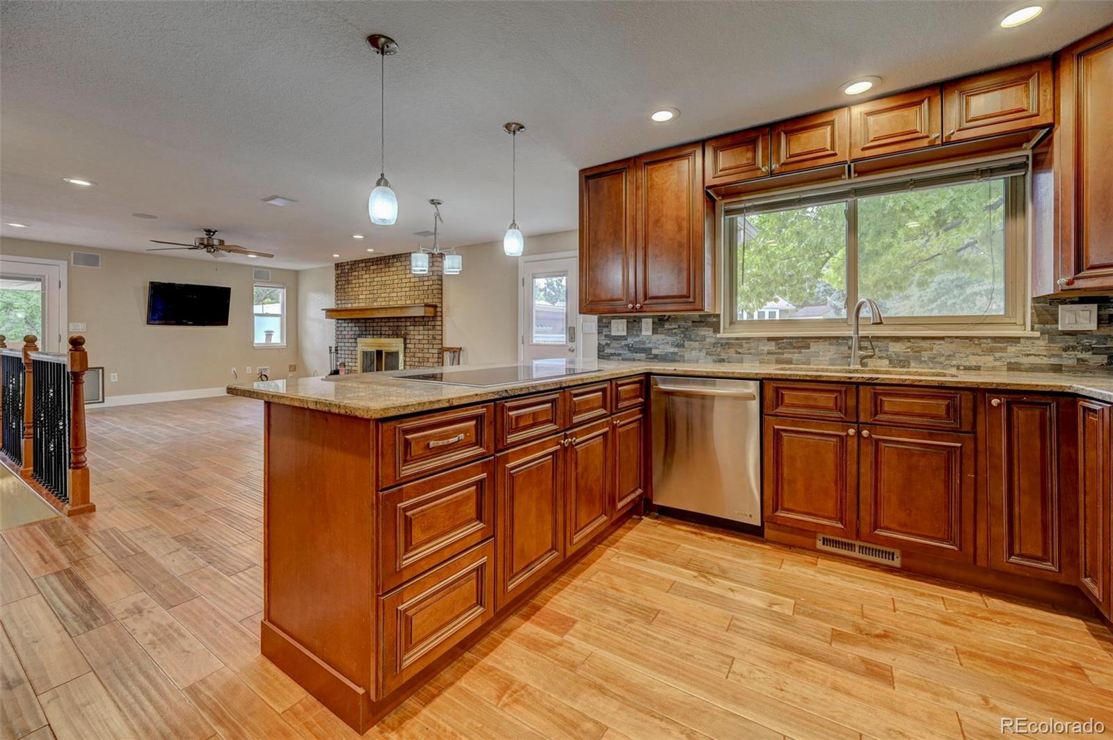 MLS Image #2 for 7338 s yukon court,littleton, Colorado