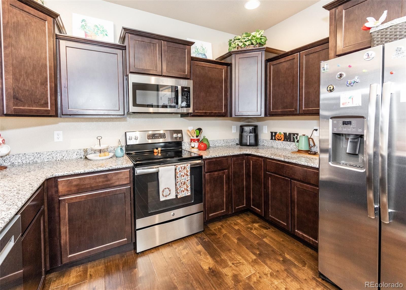 MLS Image #3 for 5640  shamrock heights,colorado springs, Colorado