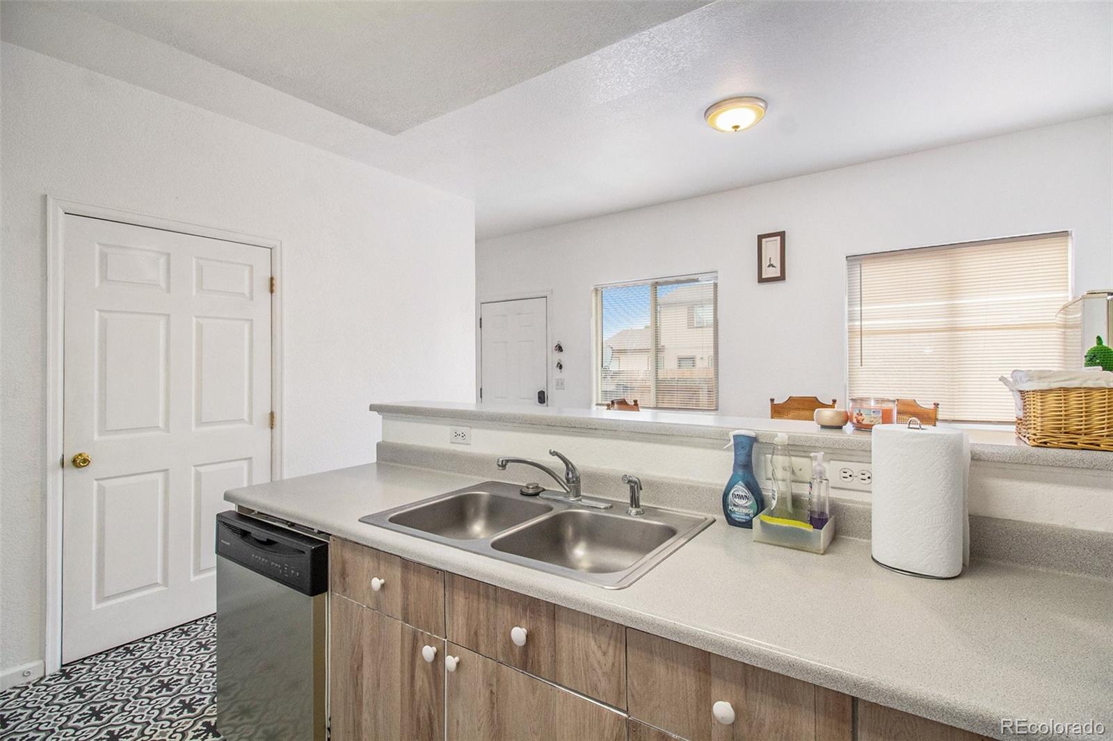 MLS Image #7 for 2644  devonshire court,denver, Colorado