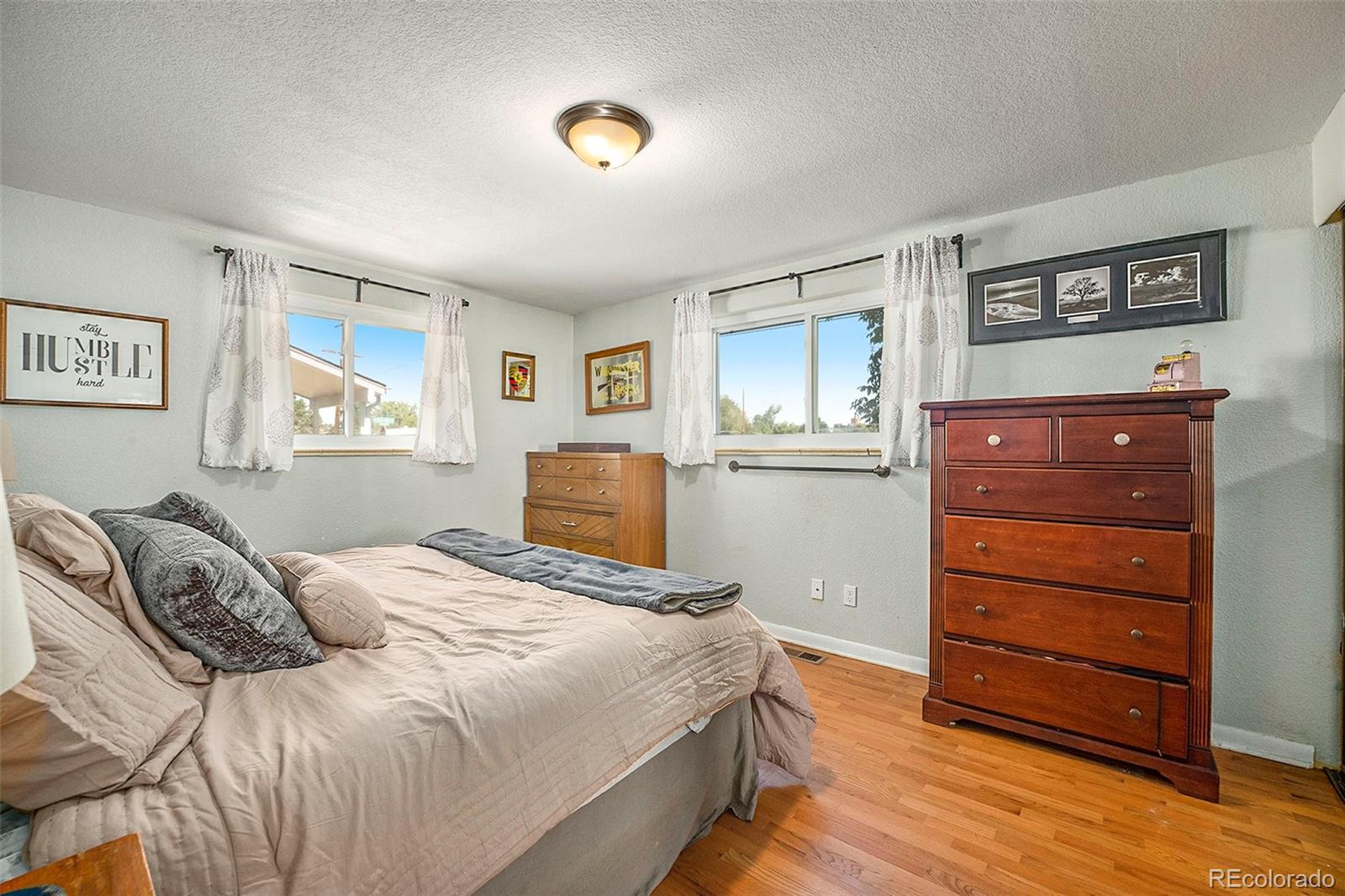 MLS Image #11 for 1409 s knox court,denver, Colorado