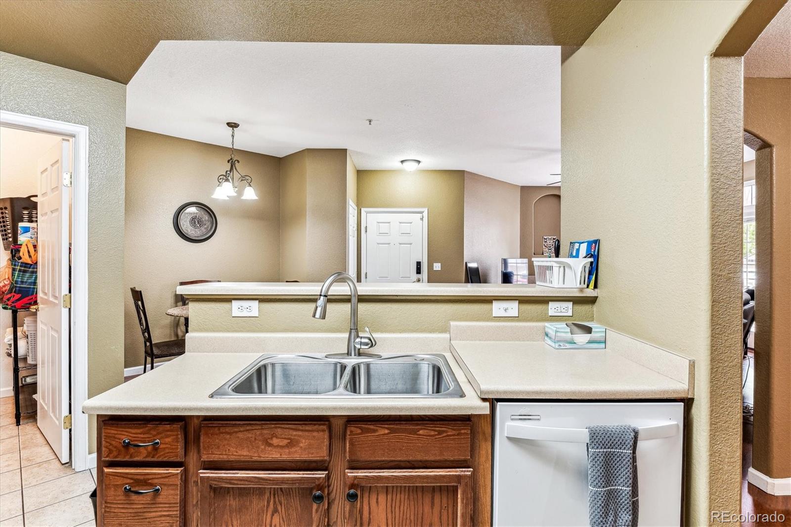 MLS Image #9 for 5704 n gibralter way 105,aurora, Colorado