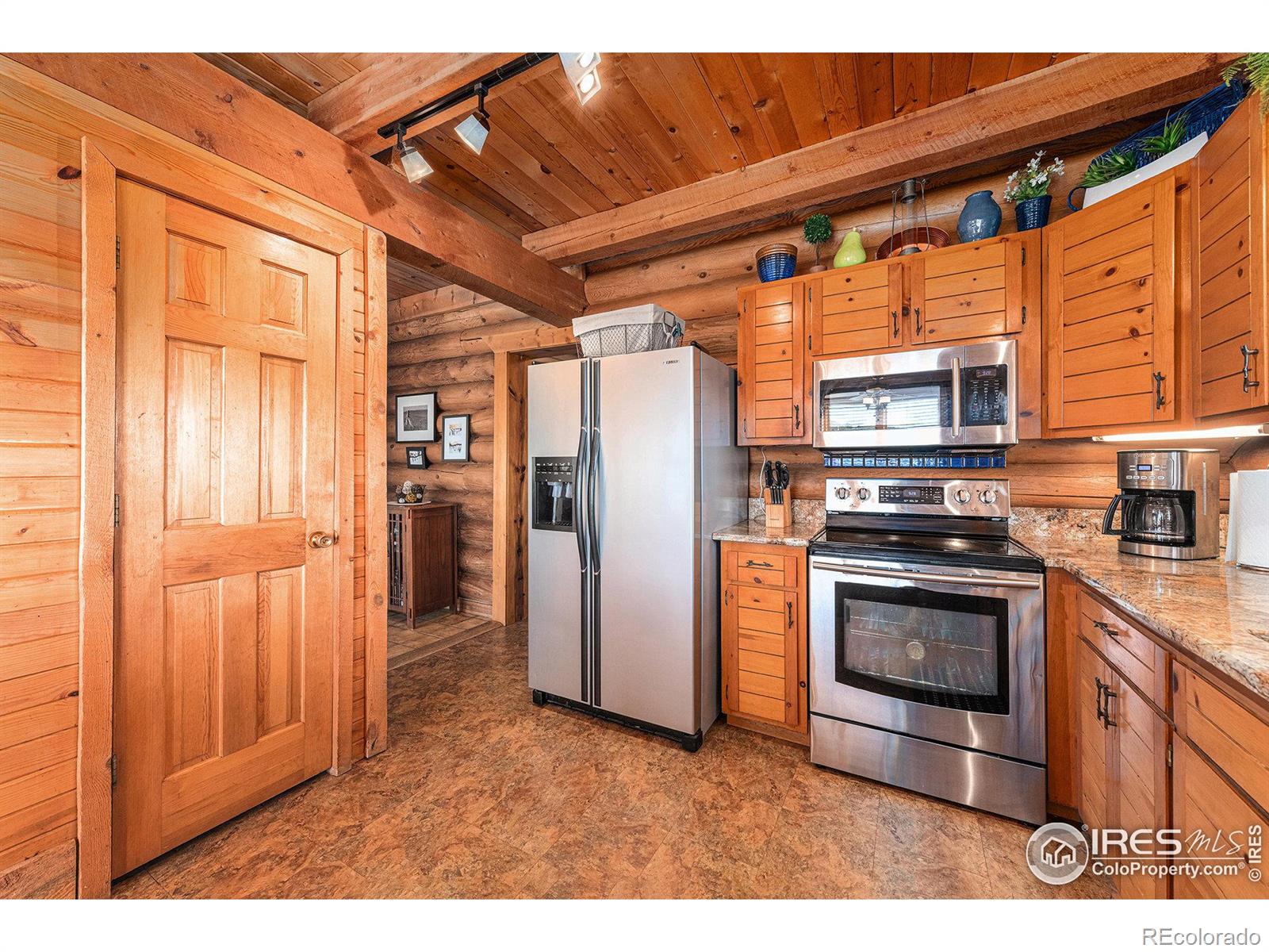 MLS Image #16 for 404  mica court,bellvue, Colorado