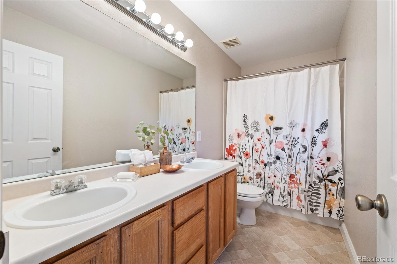 MLS Image #13 for 10271  york place,thornton, Colorado