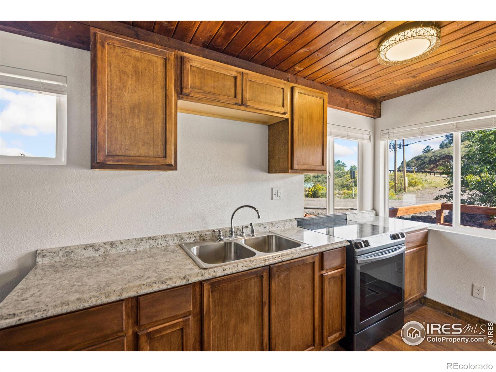 MLS Image #10 for 4909  deer trail court,fort collins, Colorado