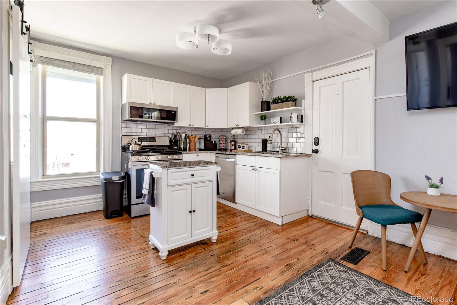 MLS Image #5 for 2358 n ogden street,denver, Colorado