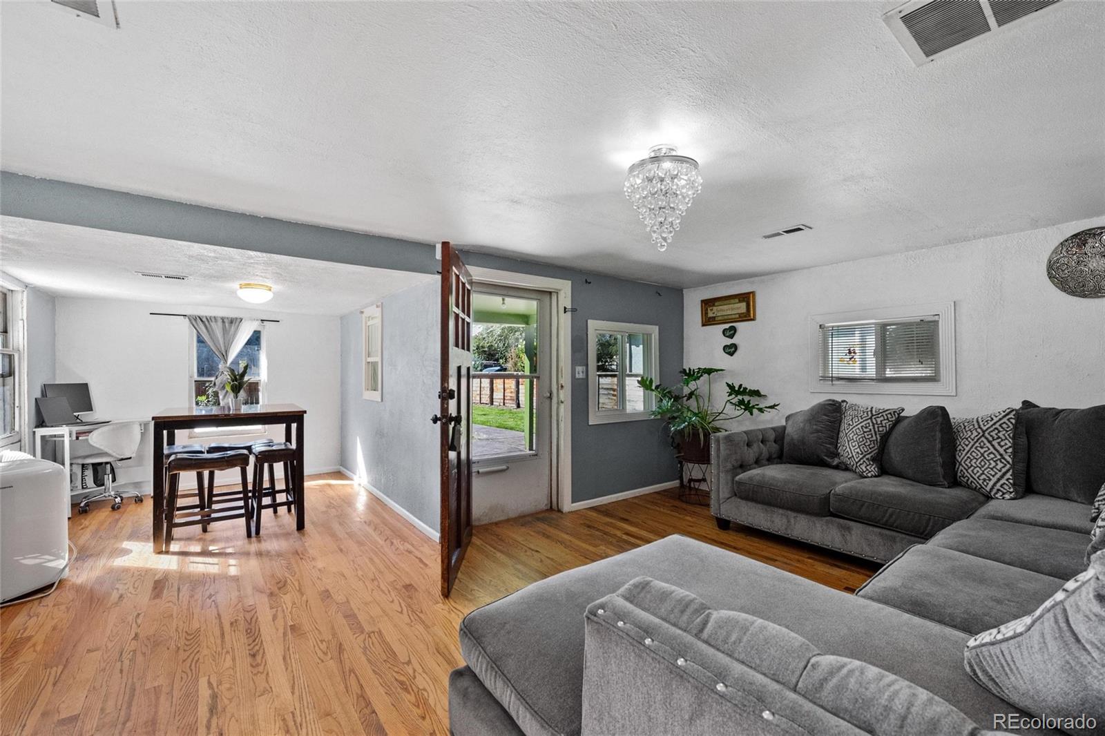 MLS Image #4 for 2929 w short place,denver, Colorado