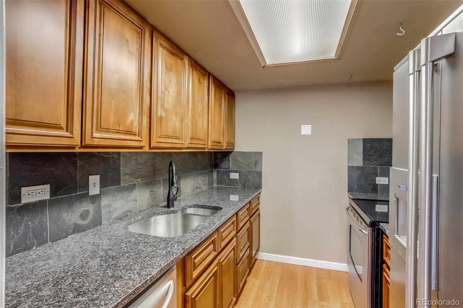 MLS Image #10 for 888 n logan street 3e,denver, Colorado