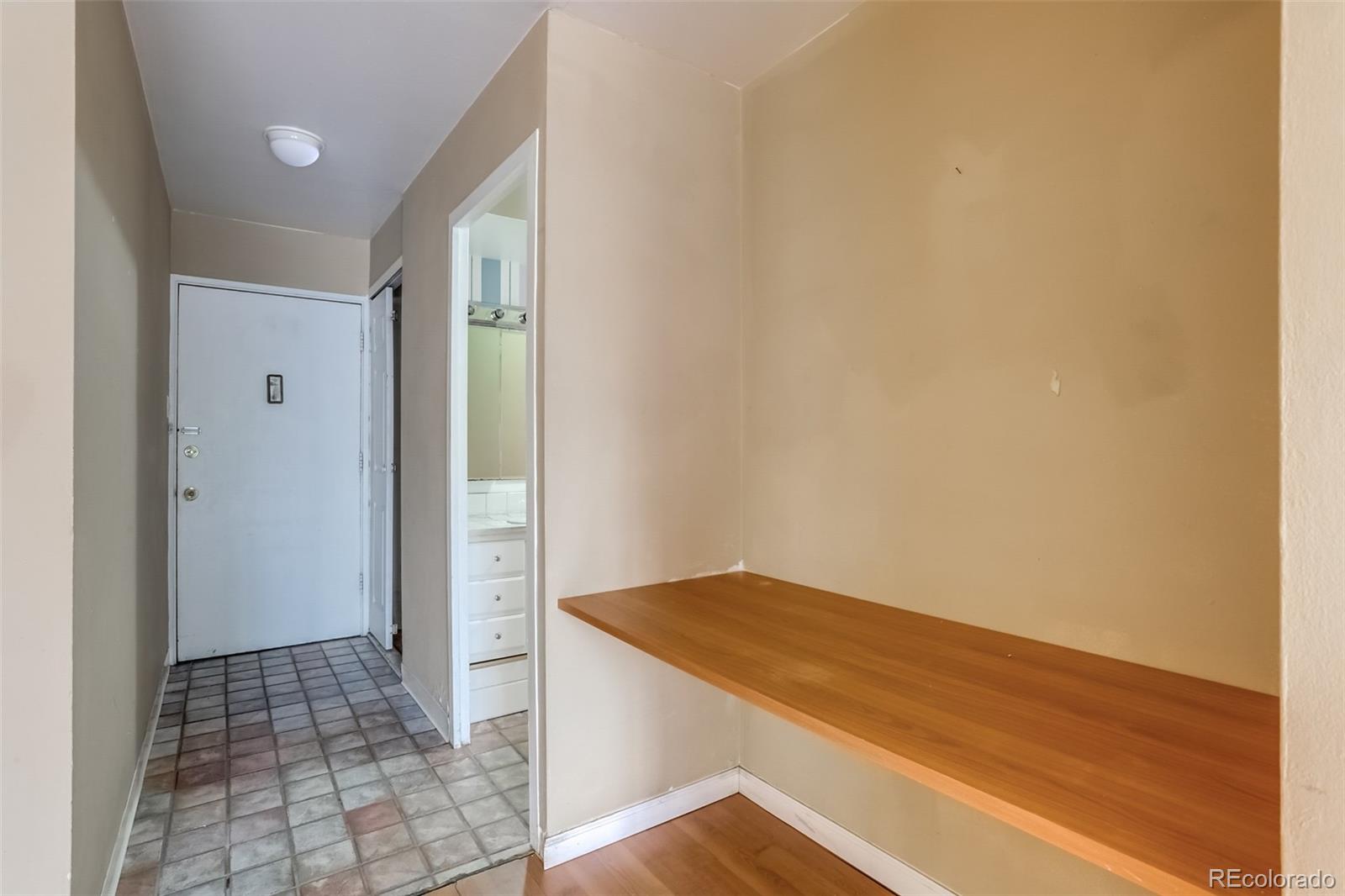 MLS Image #11 for 888 n logan street 3e,denver, Colorado