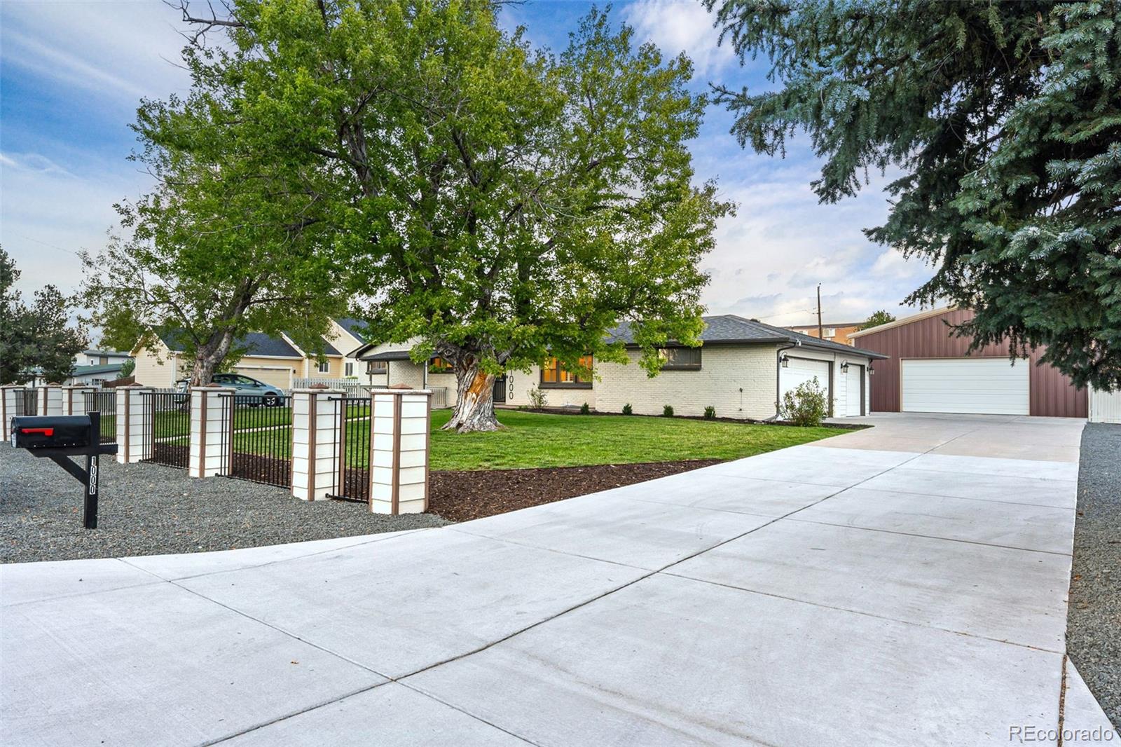 MLS Image #2 for 1000 s geneva street,aurora, Colorado