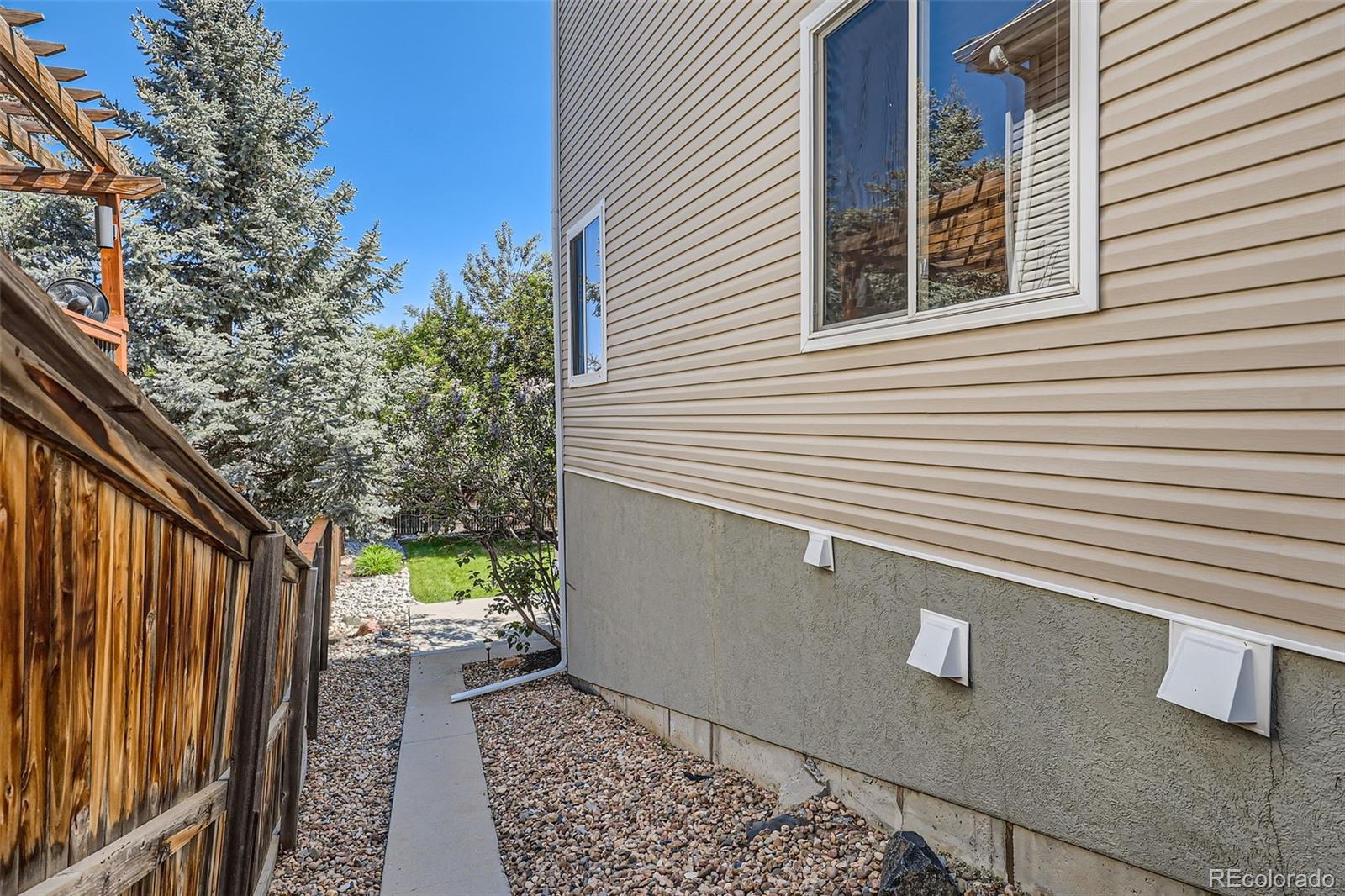 MLS Image #38 for 20363 e 48th place,denver, Colorado