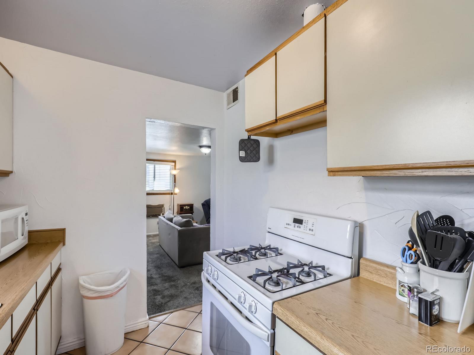 MLS Image #9 for 1256  ulster street,denver, Colorado