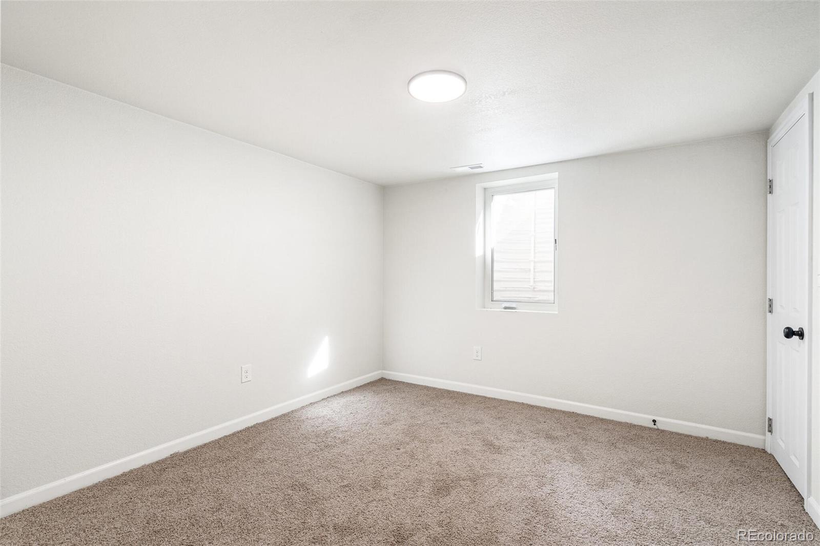 MLS Image #15 for 14068 e 28th avenue,aurora, Colorado