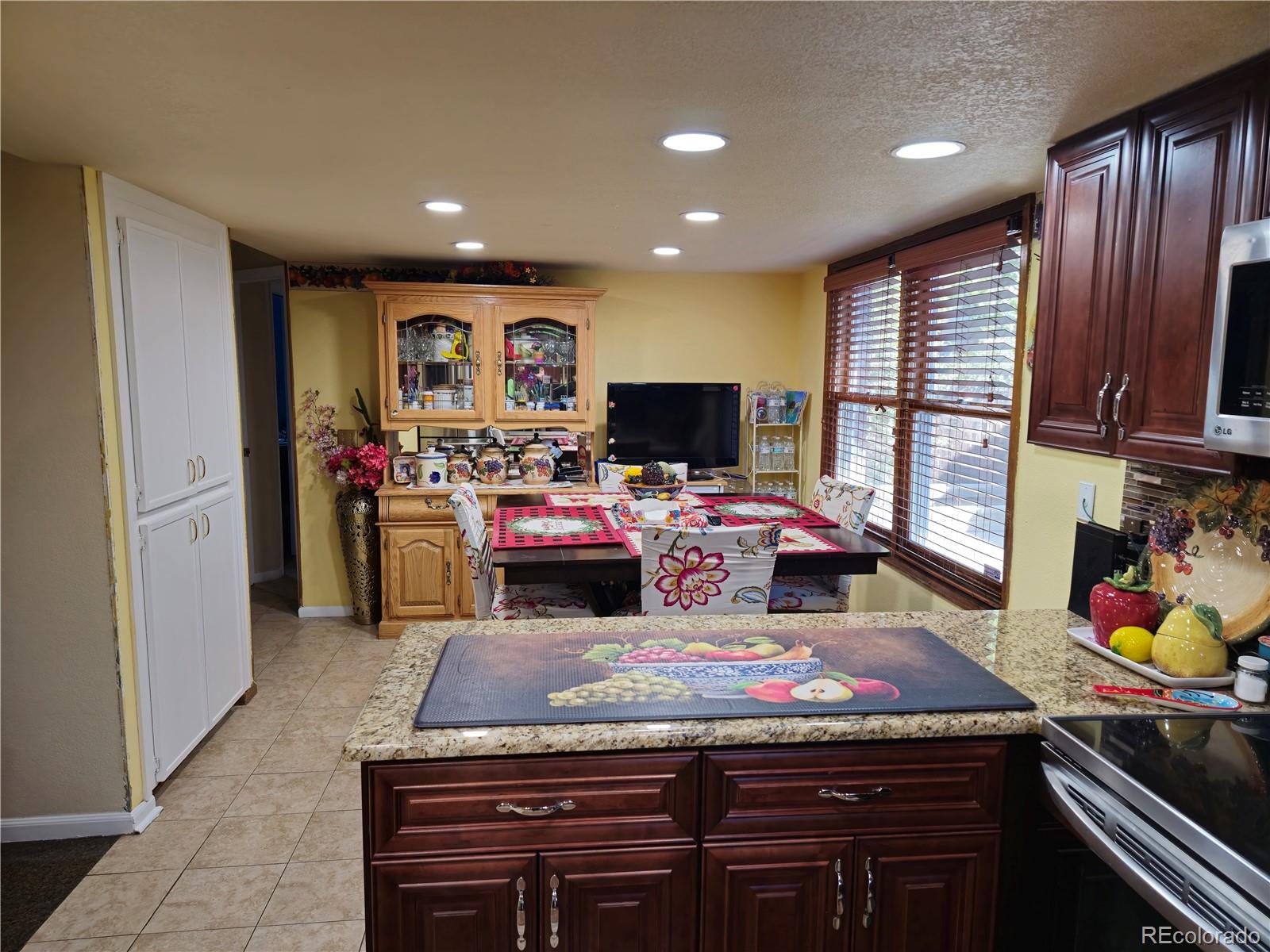 MLS Image #10 for 710  kittredge street,aurora, Colorado