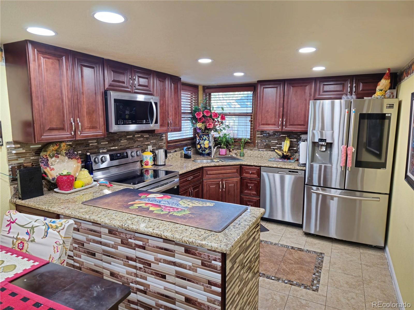 MLS Image #9 for 710  kittredge street,aurora, Colorado