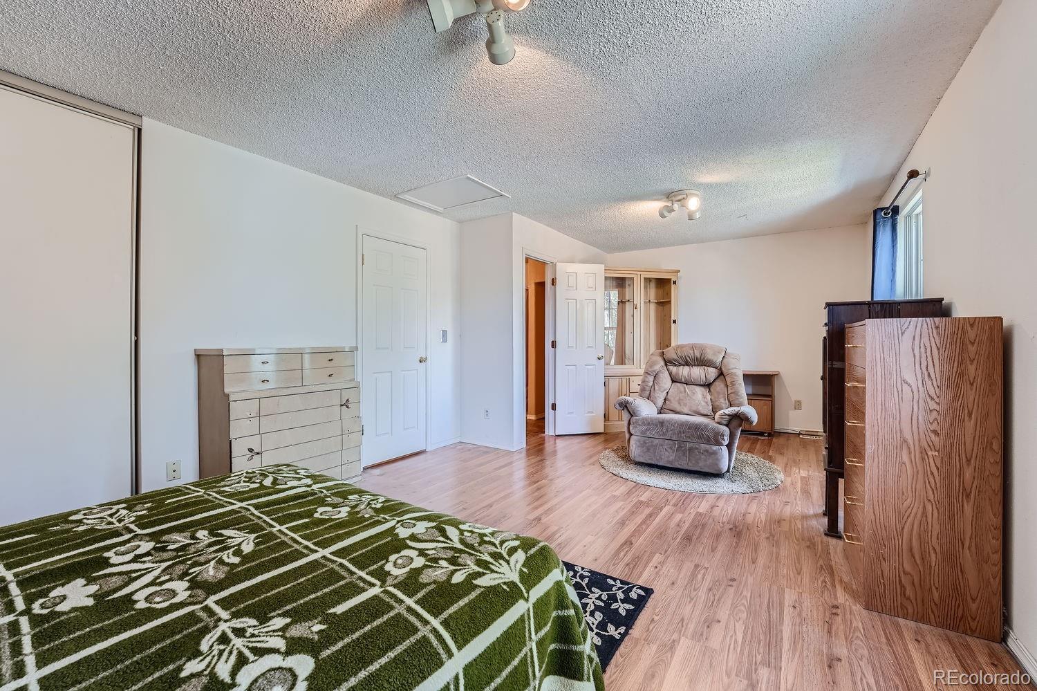 MLS Image #18 for 20788 e 44th avenue,denver, Colorado