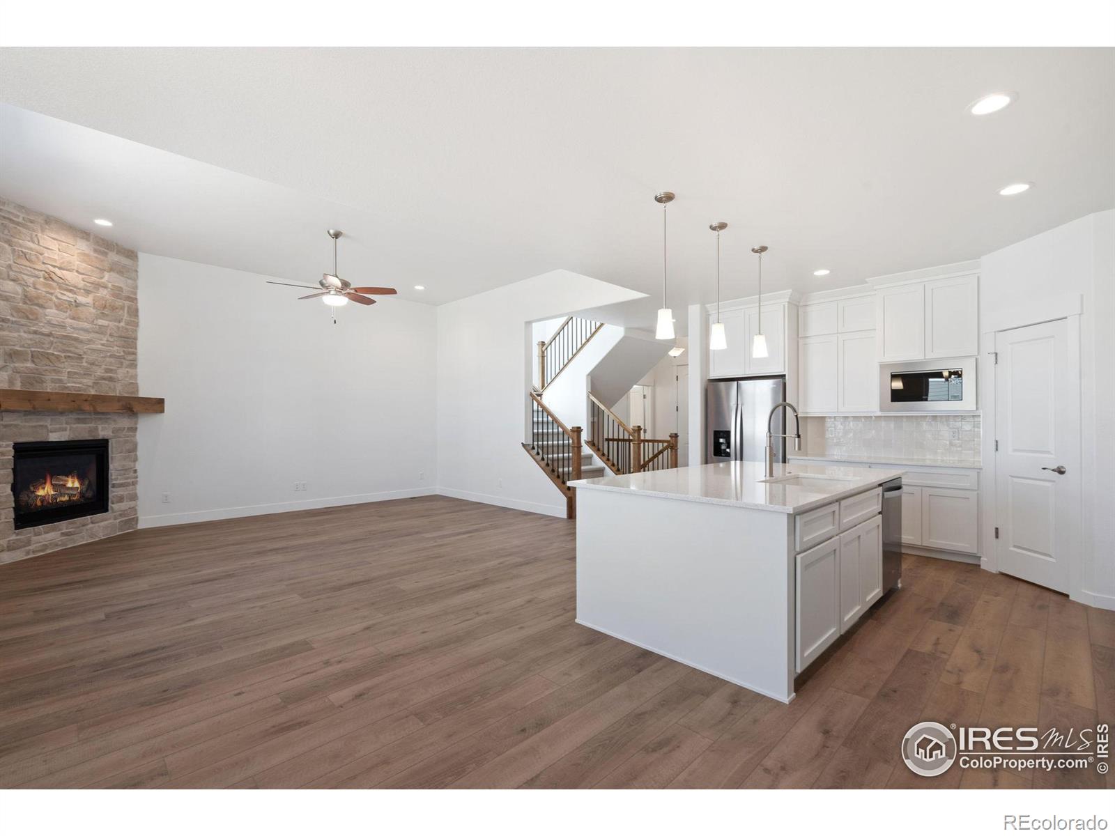 MLS Image #10 for 838  loess lane,windsor, Colorado